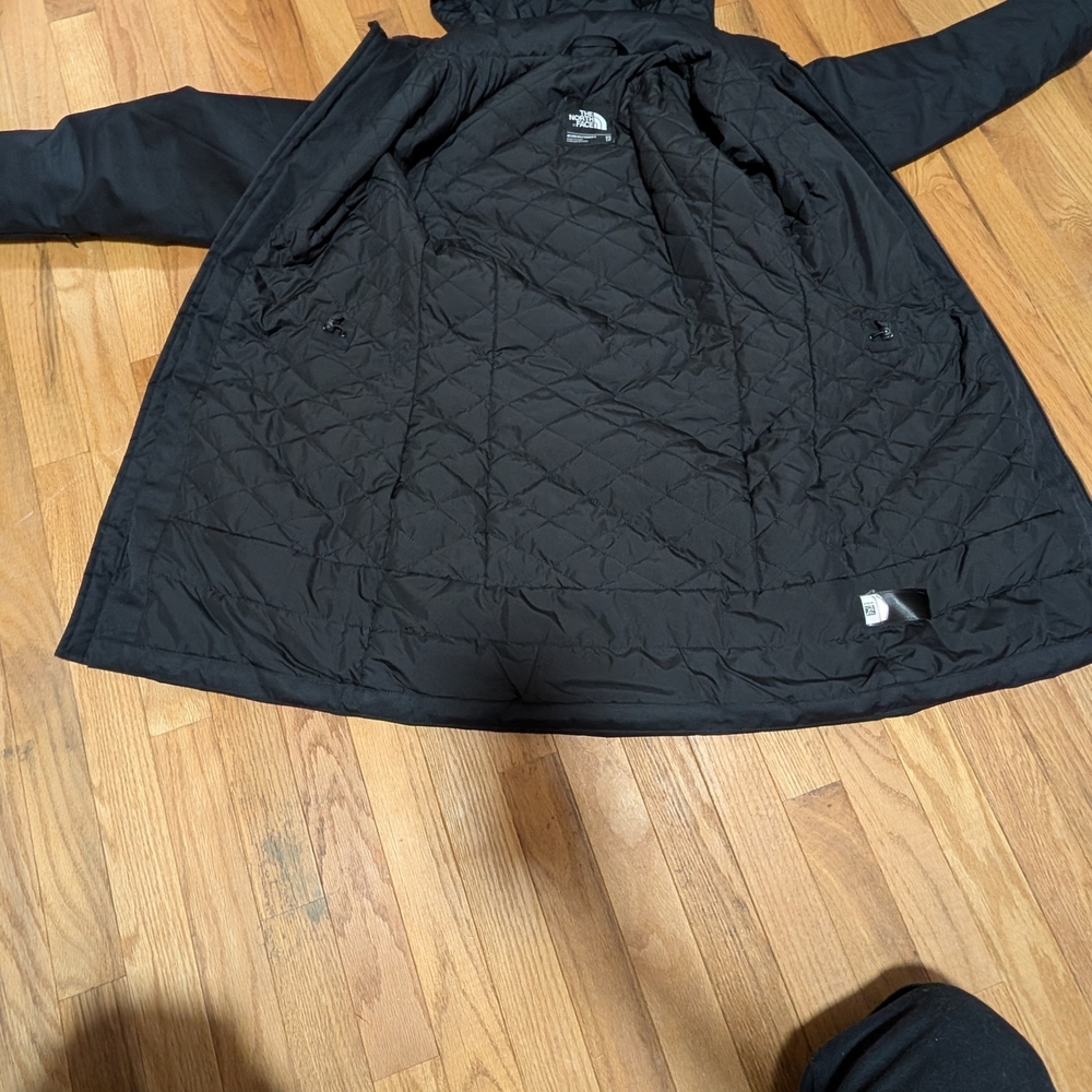 The North Face Women's Insulated Ancha Parka jacket - Picture 3 of 8